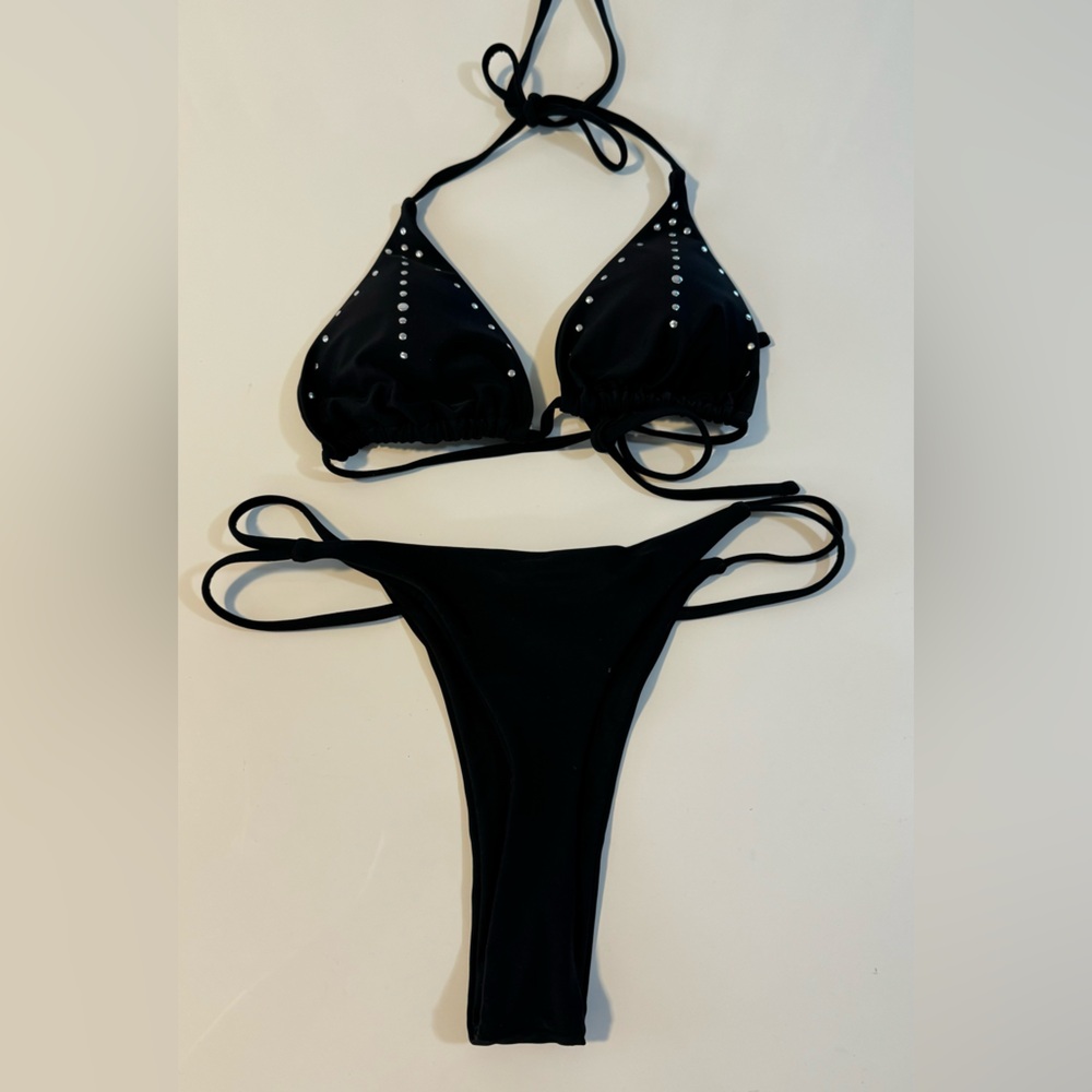 Bikini - Picture 2 of 5